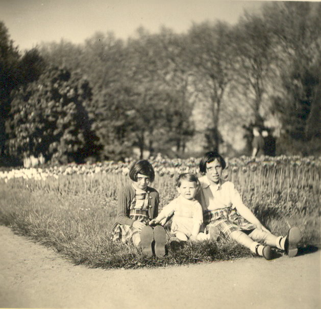 Schau an: Frühling im Forstgarten Kleve 1953