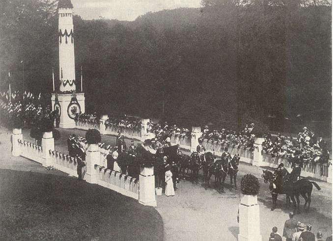 Der Kaiser mit Gefolge auf der Tiergartenstraße in Cleve