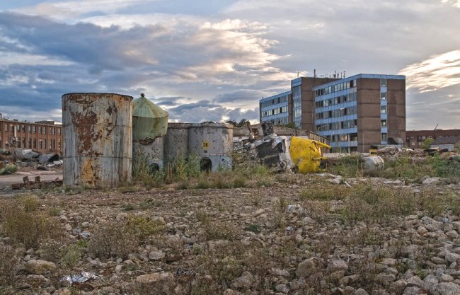 Schrott und Müll auf Kleves Mega-Ruine vor 10 Jahren