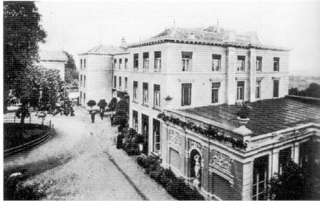 Kaum noch bekannt: Der traumhafte Ballsaal von Hotel Maywald