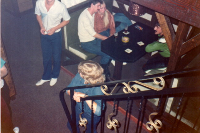 Kanntest Du die Fummel- Anmach- Kuschelecke im Caliente?