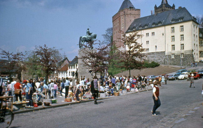 Was je daar? Rommelmarkt op de Schwanenburg 1983