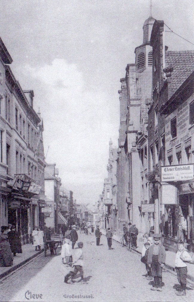 Wissenswertes aus Kleve: Rathaus + Kirche auf der Großen Straße