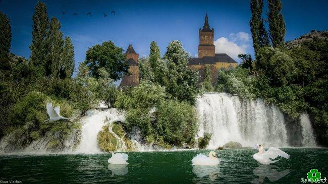 Heb je ooit de watervallen voor de Schwanenburg gezien?