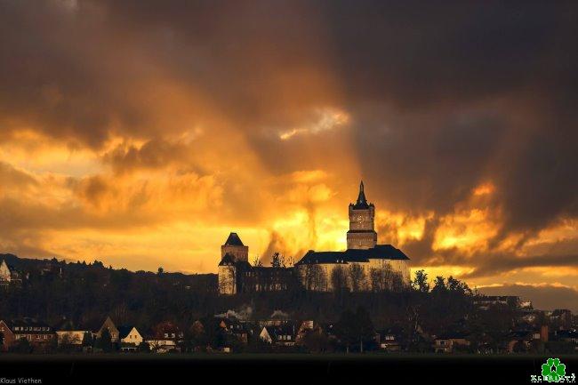 Schau mal: Die Sonnenburg von Kleve