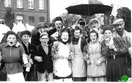 Klever Karnevals-Narren im Jahre 1955