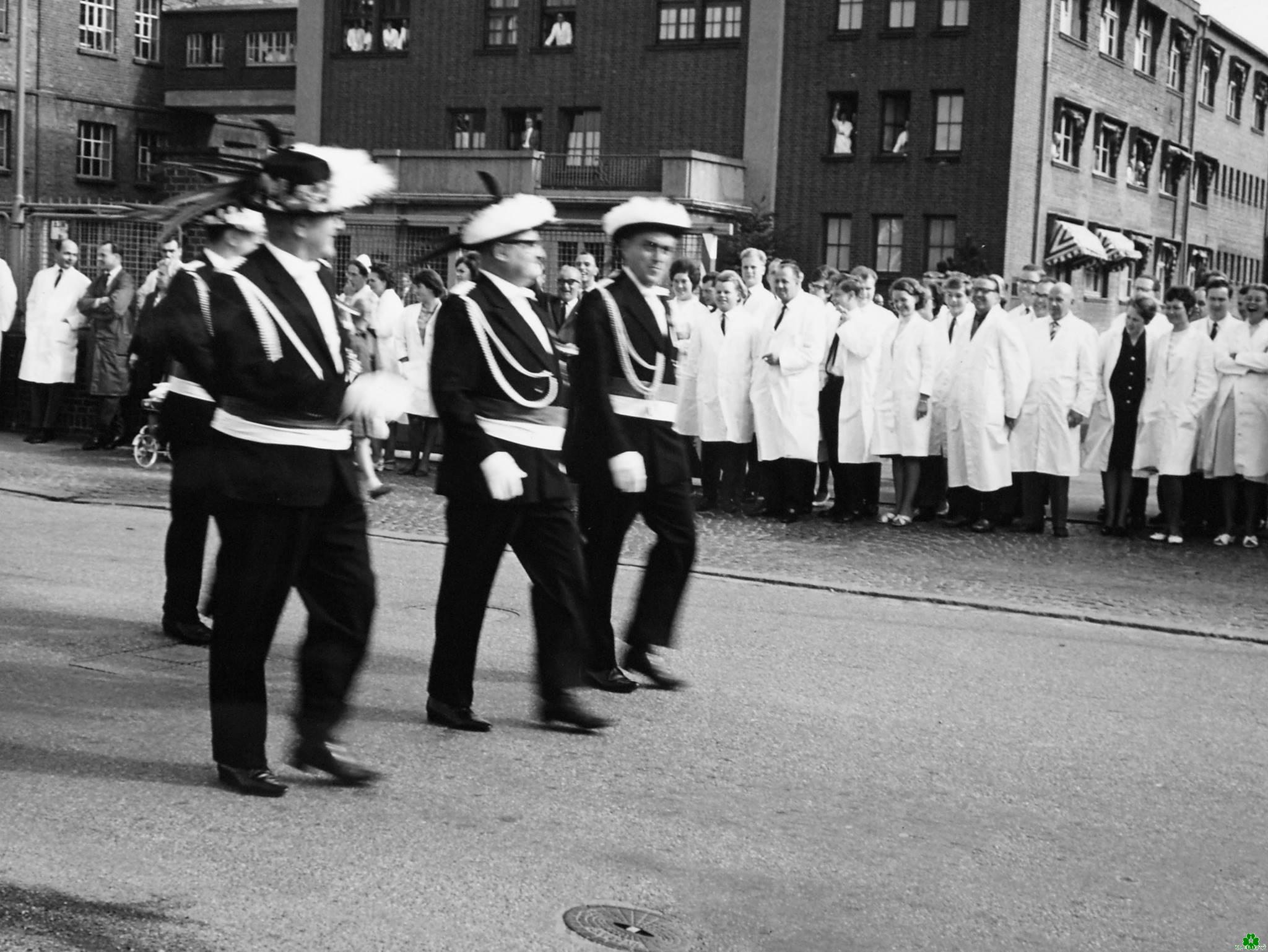Schützenzug oder Kirmes-Umzug in Kellen