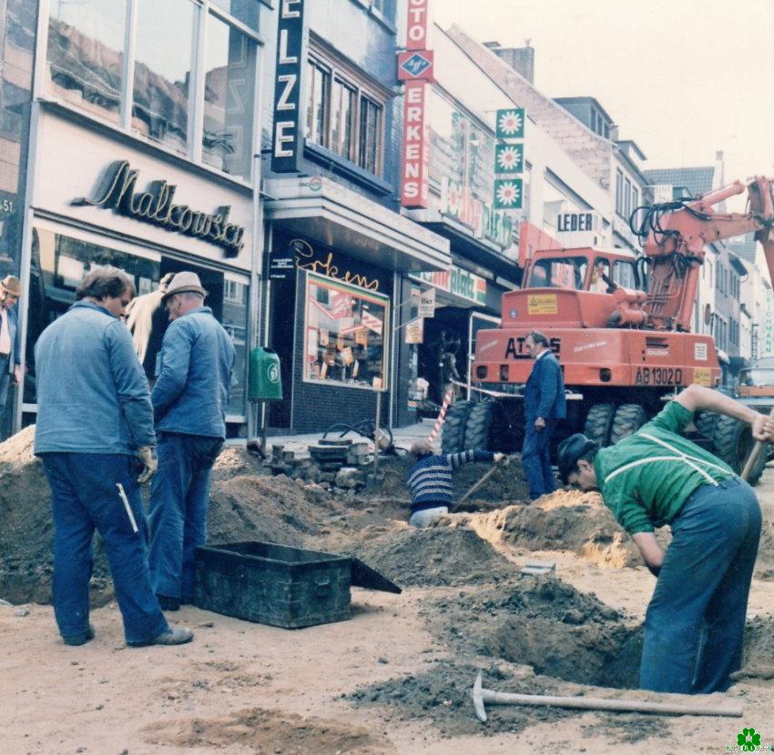 Buddeln auf der Großen Straße in Kleve