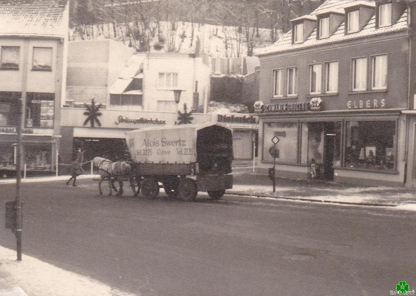 Umzug mit dem Pferdewagen am Fischmarkt