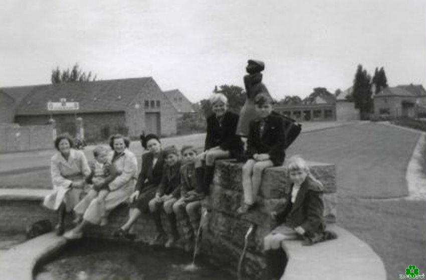 Gedränge beim Spuckmänneken am Opschlag