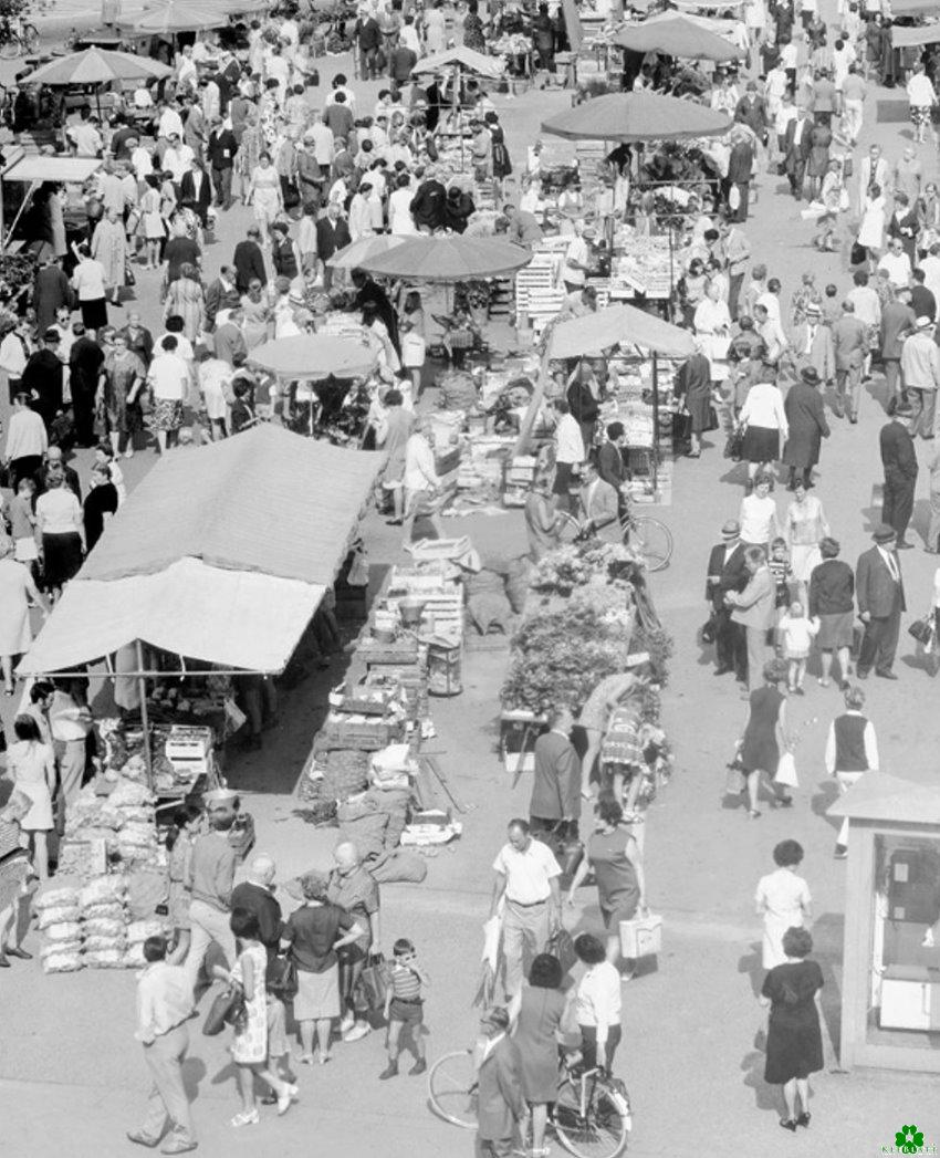 Gewusel auf dem Markt Linde in 1960