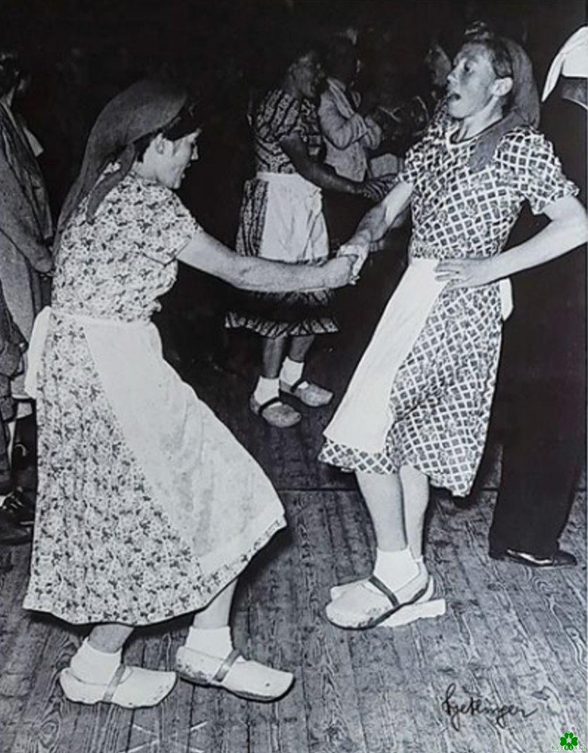 Dans op de Dääl met Klompen