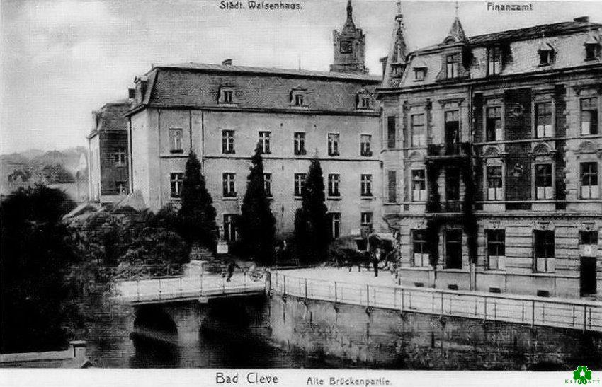 Münze und Finanzamt am Spoyufer in Kleve