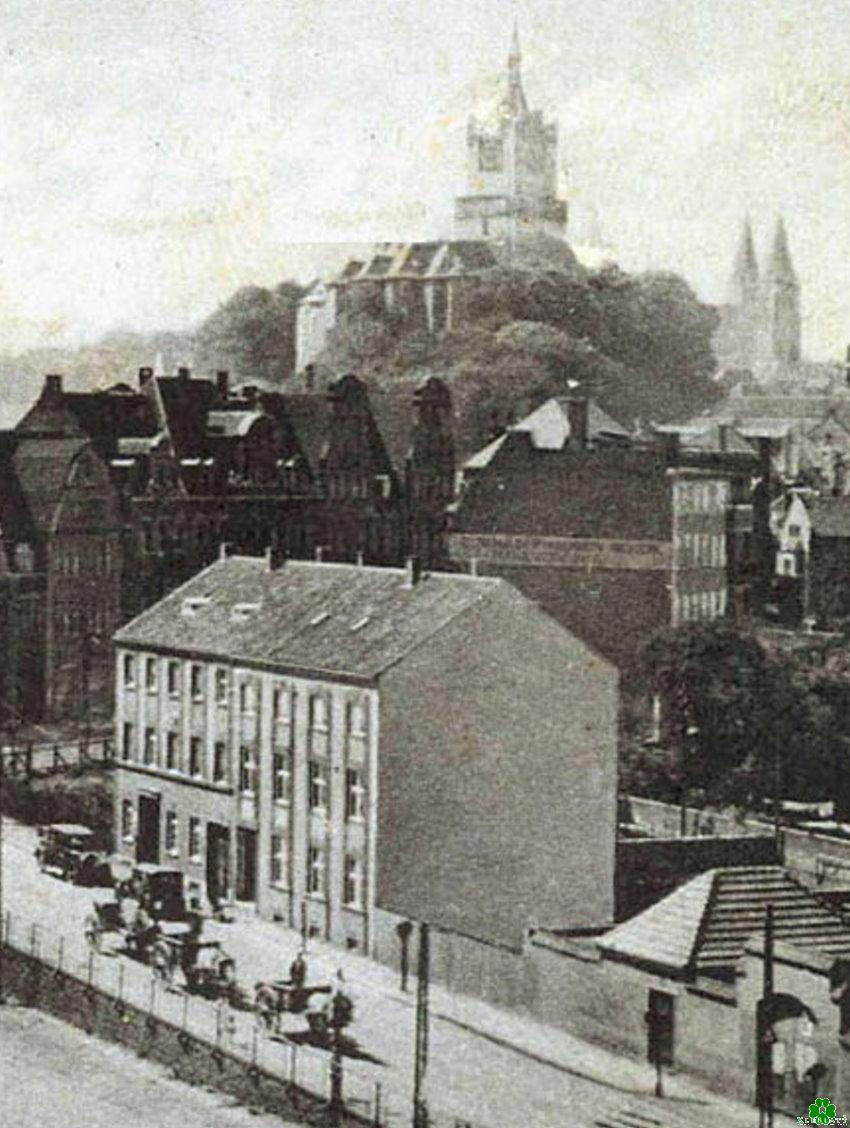 Die alte Burg über der alten Stadt KLEBlatt Blog