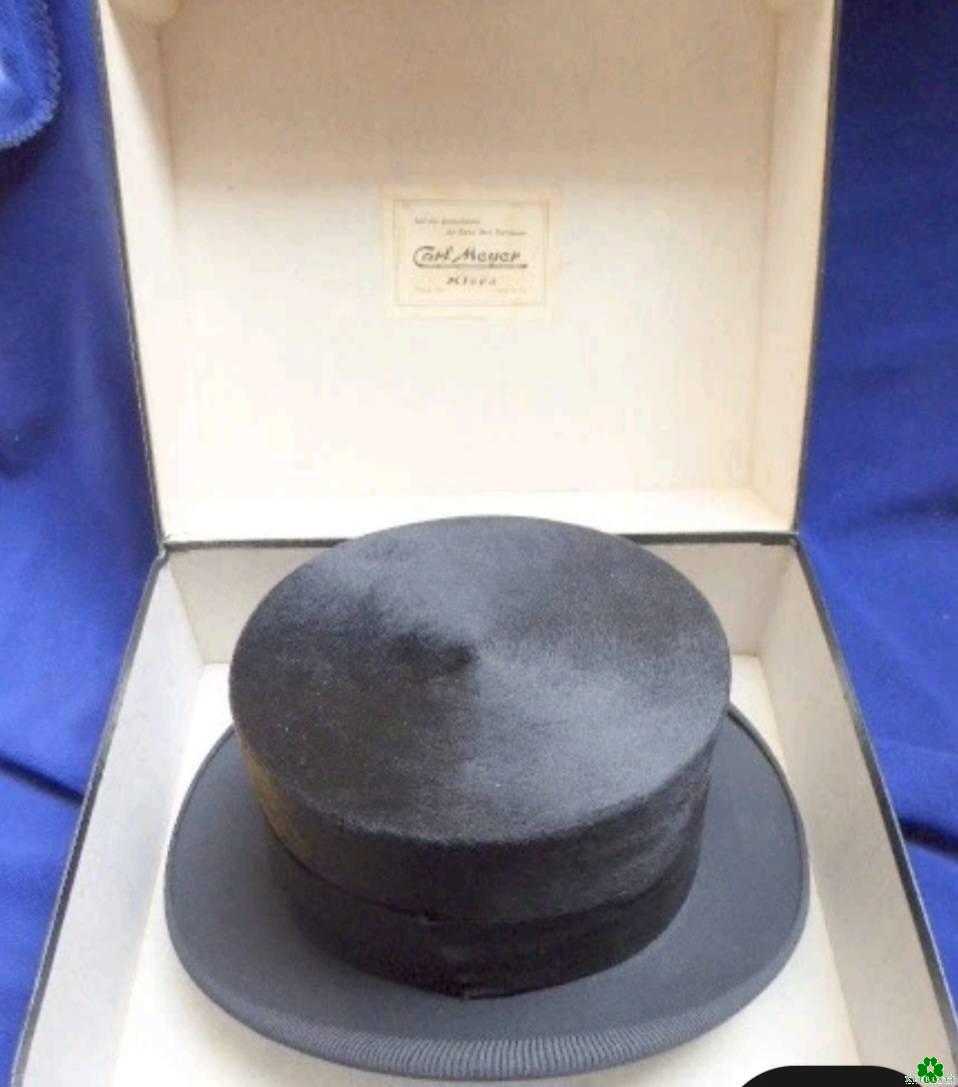 Guck mal - Ein Zylinder von Carl Meyer Kleve